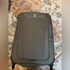 Travel pro 22inch carry on